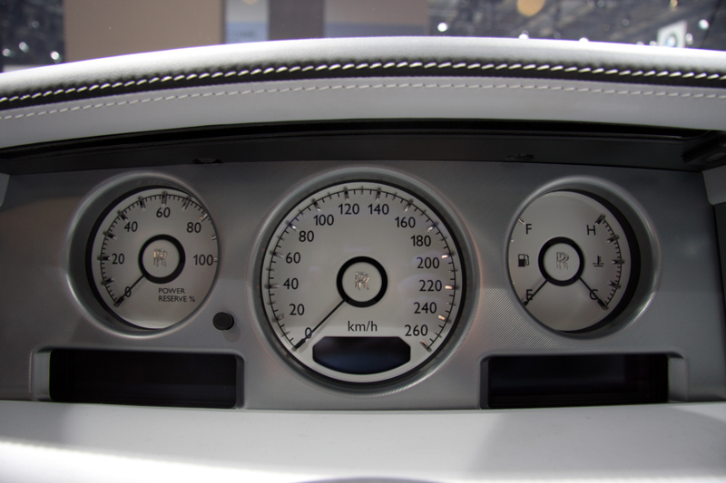 Illustration for article titled This $600K Rolls-Royce Has A City Carved Into Its Interior